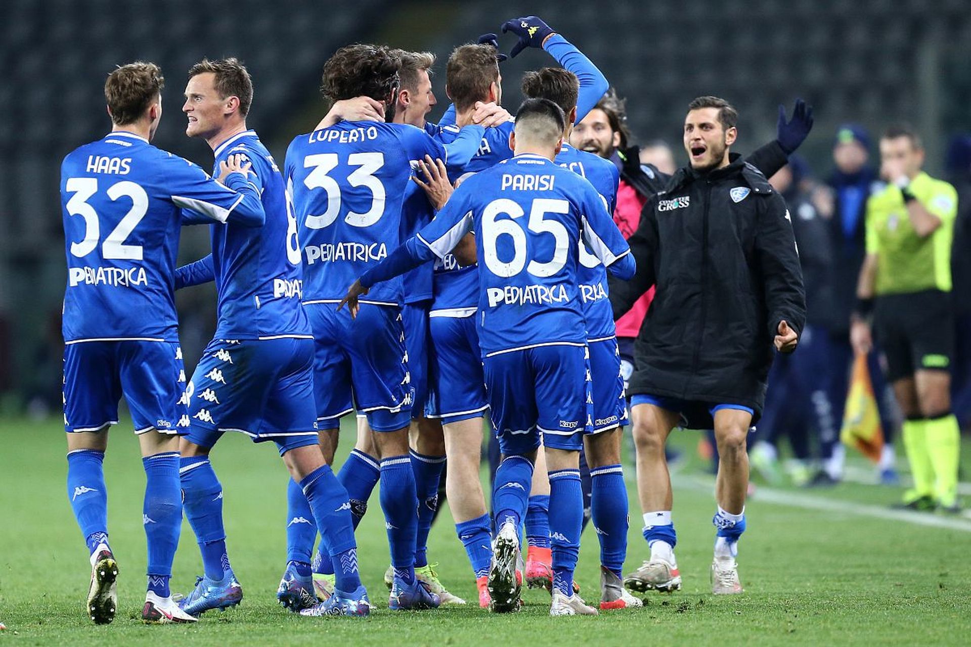 击中门框 击中门框